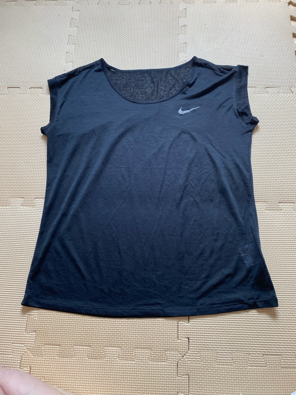 Nike Women's Black Scoop Neck Performance Top Size M